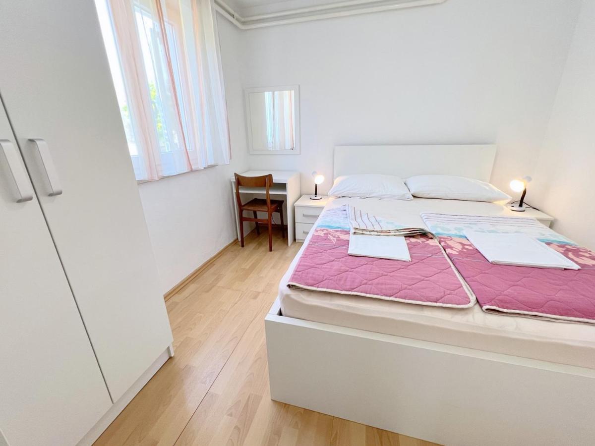 MiraMar Gardenn Apartmment Banjol Exterior foto